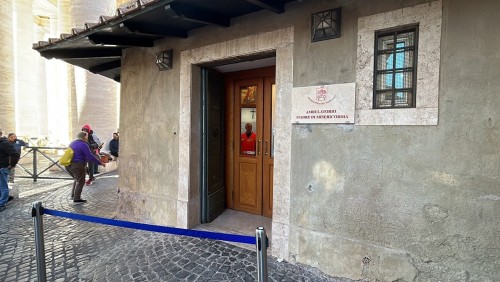 Phòng khám bệnh miễn phí của Vatican - nơi khuôn mặt người nghèo chính là khuôn mặt Chúa Kitô